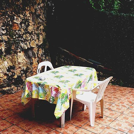 Fumel Bed And Breakfast Les Roses Multicolores Du 47 מראה חיצוני תמונה