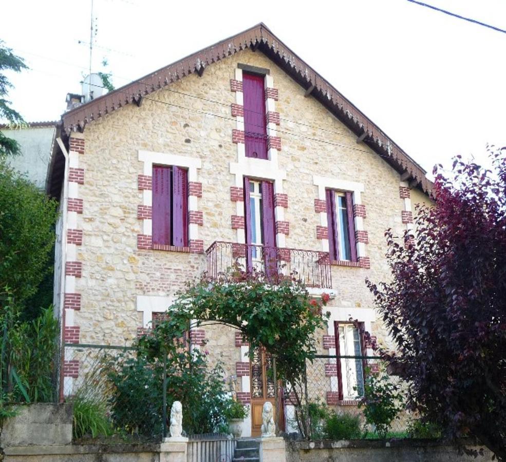 Fumel Bed And Breakfast Les Roses Multicolores Du 47 מראה חיצוני תמונה