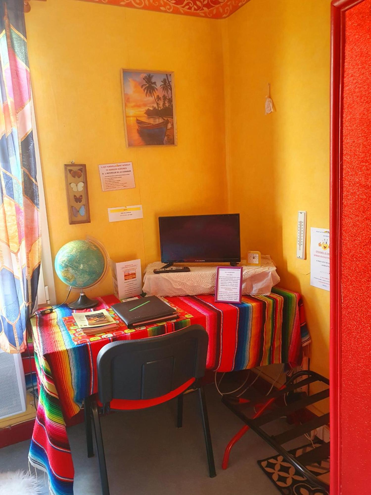 Fumel Bed And Breakfast Les Roses Multicolores Du 47 מראה חיצוני תמונה