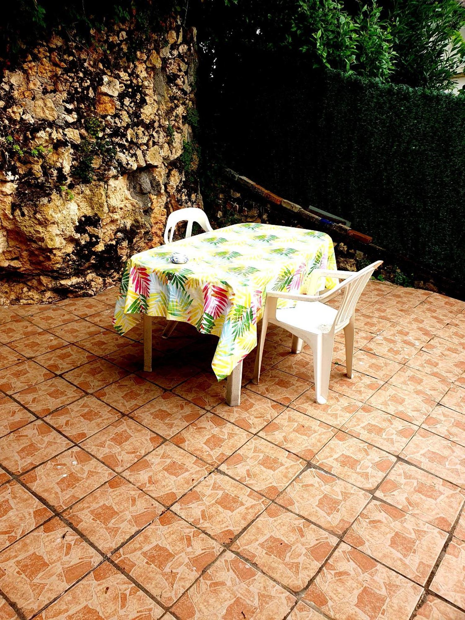 Fumel Bed And Breakfast Les Roses Multicolores Du 47 מראה חיצוני תמונה